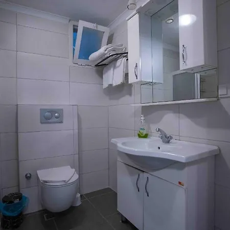 Stunning Seaside Retreat W Balcony 1 Min To Beach Μαρμαρίς